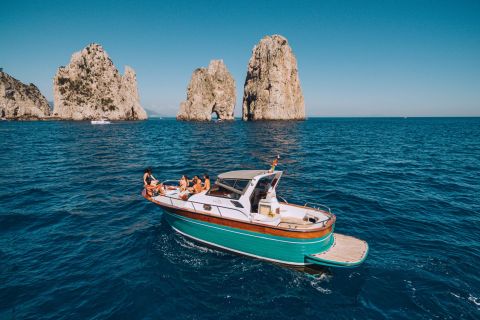 Napels: hele dag boottocht naar Capri met drankjes