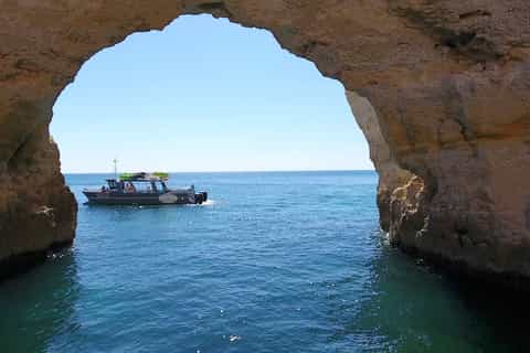 Albufeira: crociera sulla costa dell'Algarve e grotte di Benagil