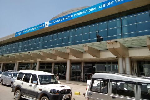 Varanasi: trasferimento aeroportuale privato