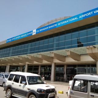 Varanasi: trasferimento aeroportuale privato