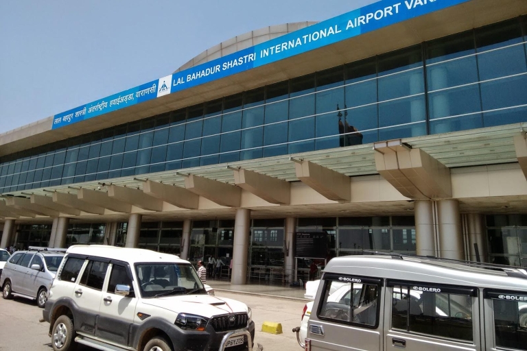 Varanasi: traslado privado al aeropuertoTraslado de ida y vuelta entre el aeropuerto y Varanasi