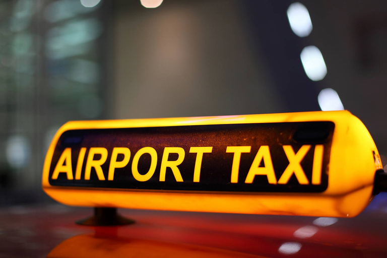 Varanasi: Private Airport Transfer Roundtrip Transfer Between Airport and Varanasi