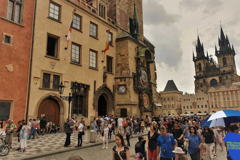 Praag: Old Town Tour & Nationaal Museum Skip-the-Line Ticket