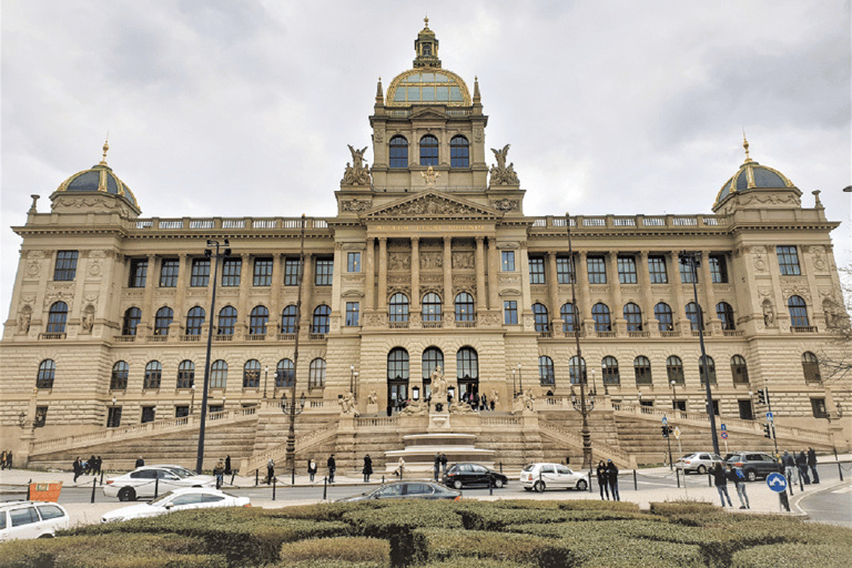 Praga: excursão pela cidade velha e ingresso sem fila para o Museu Nacional