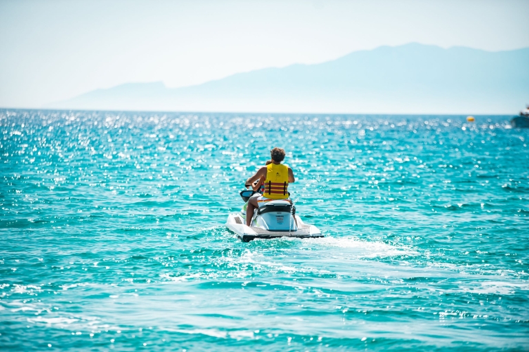 Playa Super Paradise: Alquiler de motos acuáticas, canoas y tablas de SUPAlquiler de canoas de mar