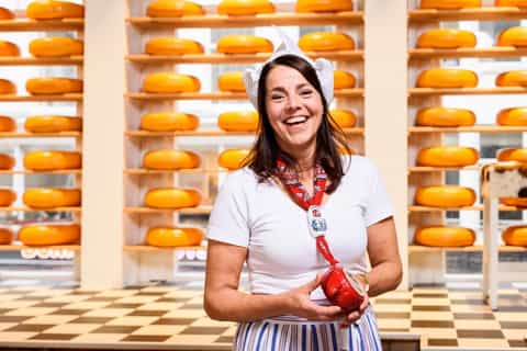 colonia demostración de elaboración de queso con catadores y obsequios