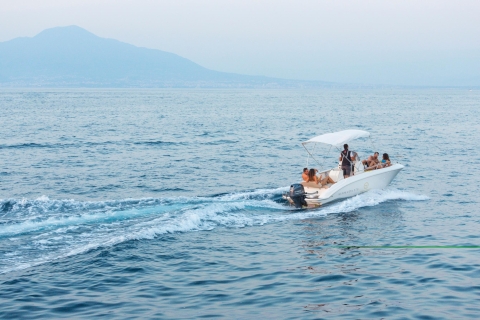 Excursión en barco privado a la isla de Capri y la cueva azul desde Sorrento