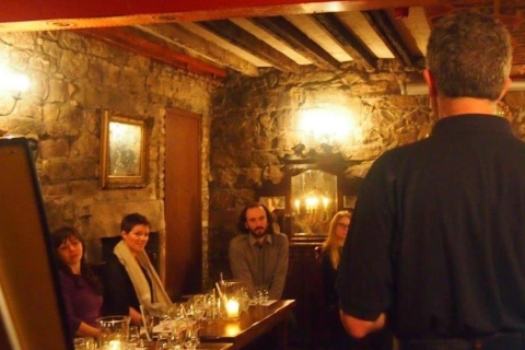 Edinburgh: History of Whisky Tour and Whisky Tasting Group Tour in English