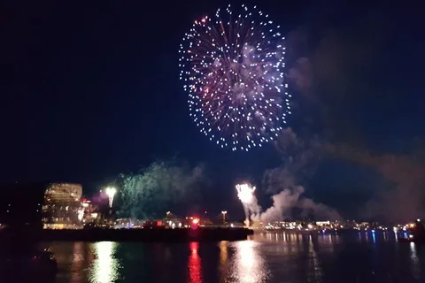 Reykjavík: New Year's Eve Northern Lights Yacht Cruise