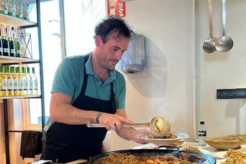 Sewilla: Doświadczenie gotowania Paelli na tarasie na dachuWegetariańska Paella?