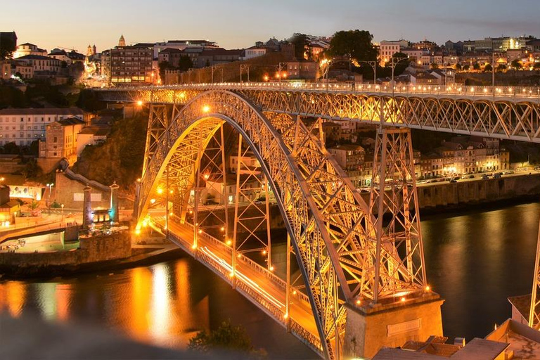 Spectacle nocturne de fado à Porto + dîner