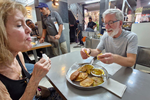 Mumbai : visite culinaire avec dégustation de 7 à 8 platsMumbai : Visite culinaire dans les rues avec 7 à 8 dégustations