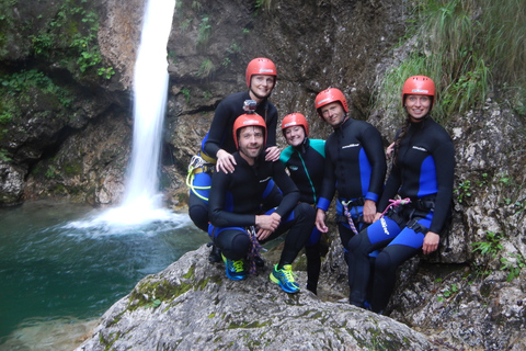 Bovec: Excitante passeio de canyoning no desfiladeiro de SušecBovec: Emocionante Canyoning Tour em Sušec Canyon