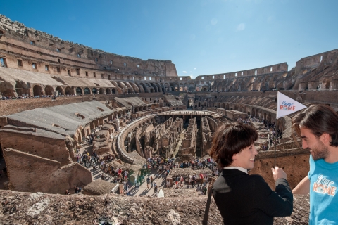 Tour privado prioritario arena Coliseo, Foro Romano y NavonaTour en alemán