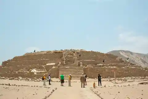 Da Lima: tour privato di un'intera giornata a Caral