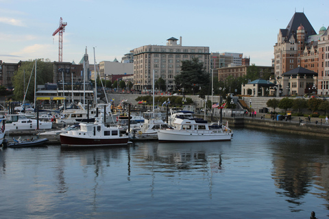 Vancouver: Victoria and Butchart Gardens Day Trip