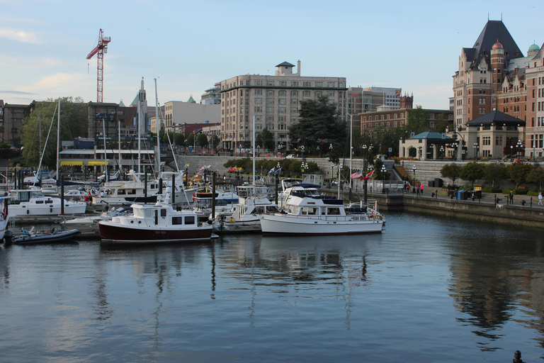 Vancouver: Victoria and Butchart Gardens Day Trip
