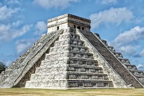 From Cancún: Chichén Itzá Early Access with Cenote & Lunch