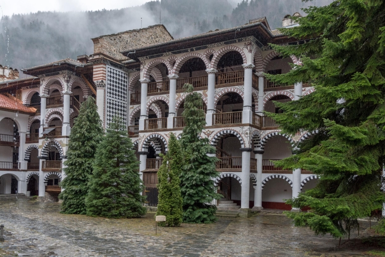 Desde Sofía: tour a los siete lagos y el monasterio de Rila
