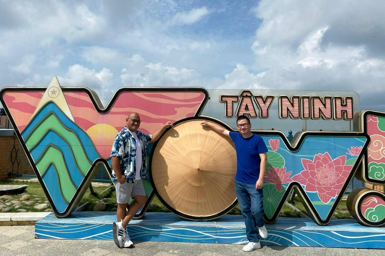 HCM: Excursión a Tay Ninh, la Montaña de la Virgen Negra y el Templo de Cao DaiVisita privada (2 sitios)