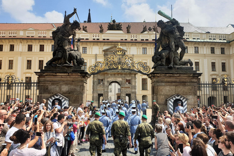 Prag: Tour mit Flussrundfahrt und Mittagessen