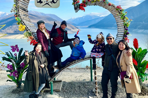 Tbilisi: Private Kazbegi tour with photographer guide