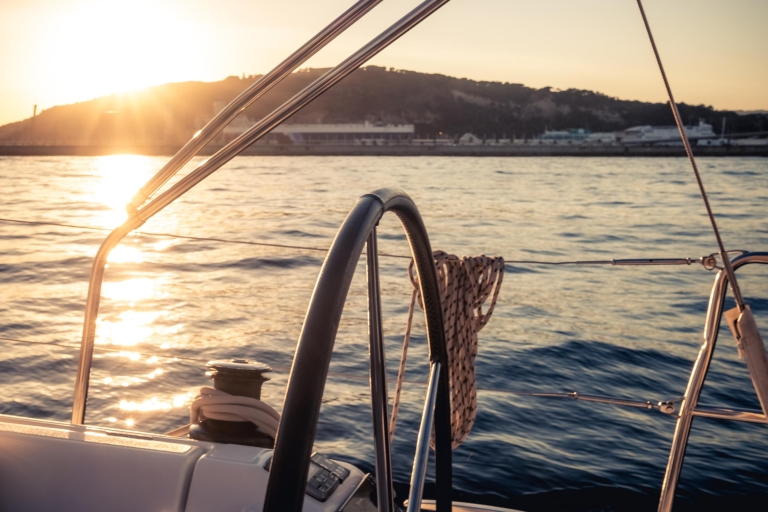 Barcelona: Two-Hour Midday or Sunset Sailing Cruise Barcelona: Private Two-Hour Sunset Cruise