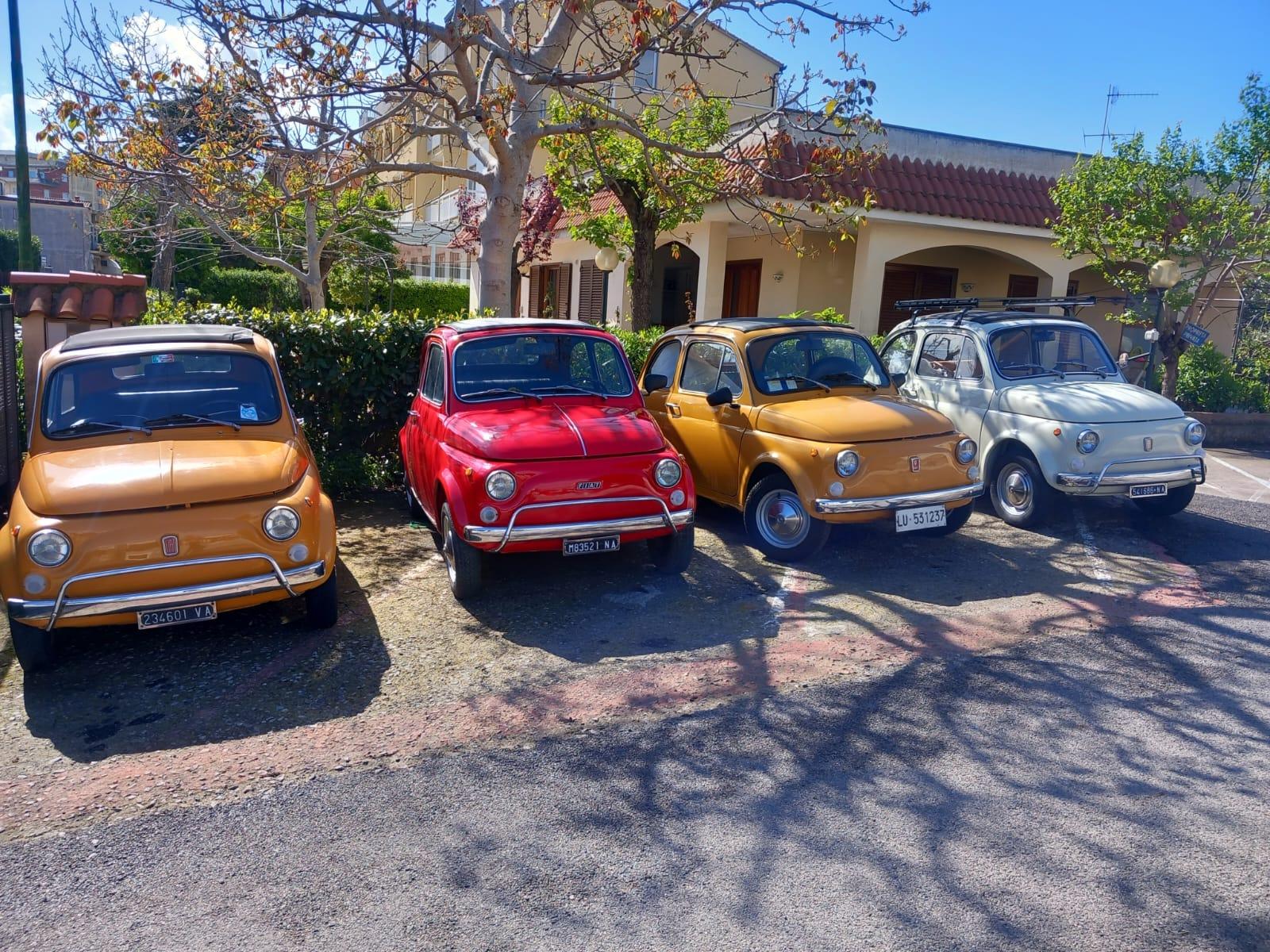 Massa Lubrense: Vermietung eines Oldtimers Fiat 500
