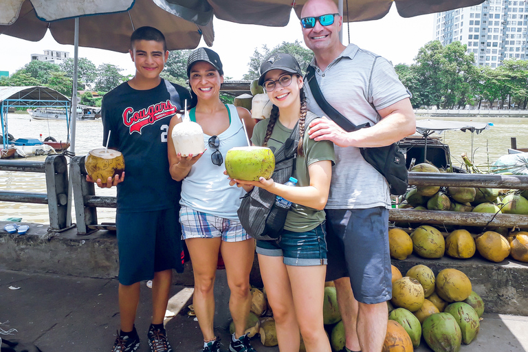 Descubra los sitios locales y la cultura de Saigón en moto