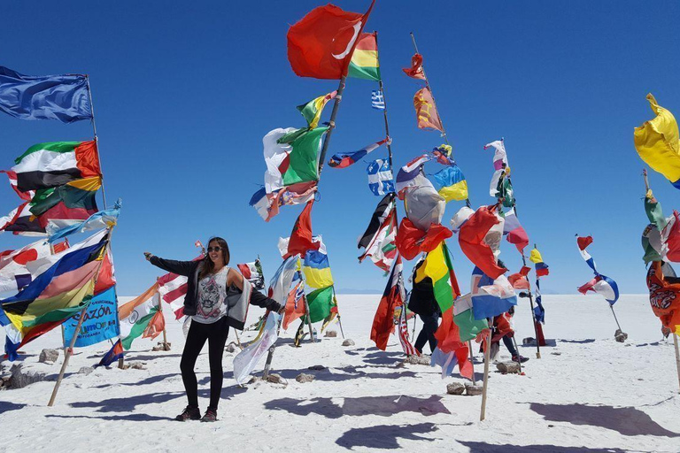 From Uyuni: Laguna Colorada and Salar de Uyuni 3-Day + MealsSpanish Tour (Option 1)