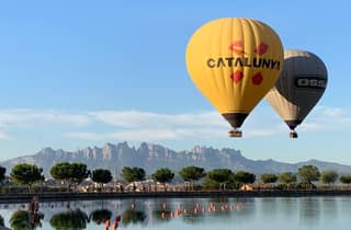 Ballonfahrt: Panoramablick auf Montserrat und Transport von Barcelona