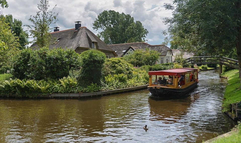 Giethoorn, Geführte Bootstour Stadt und See Sehenswürdigkeiten - Hizvo