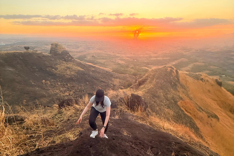 Vatutoko Sunset Hike, Yavuna Village & Nausori Highland Tour