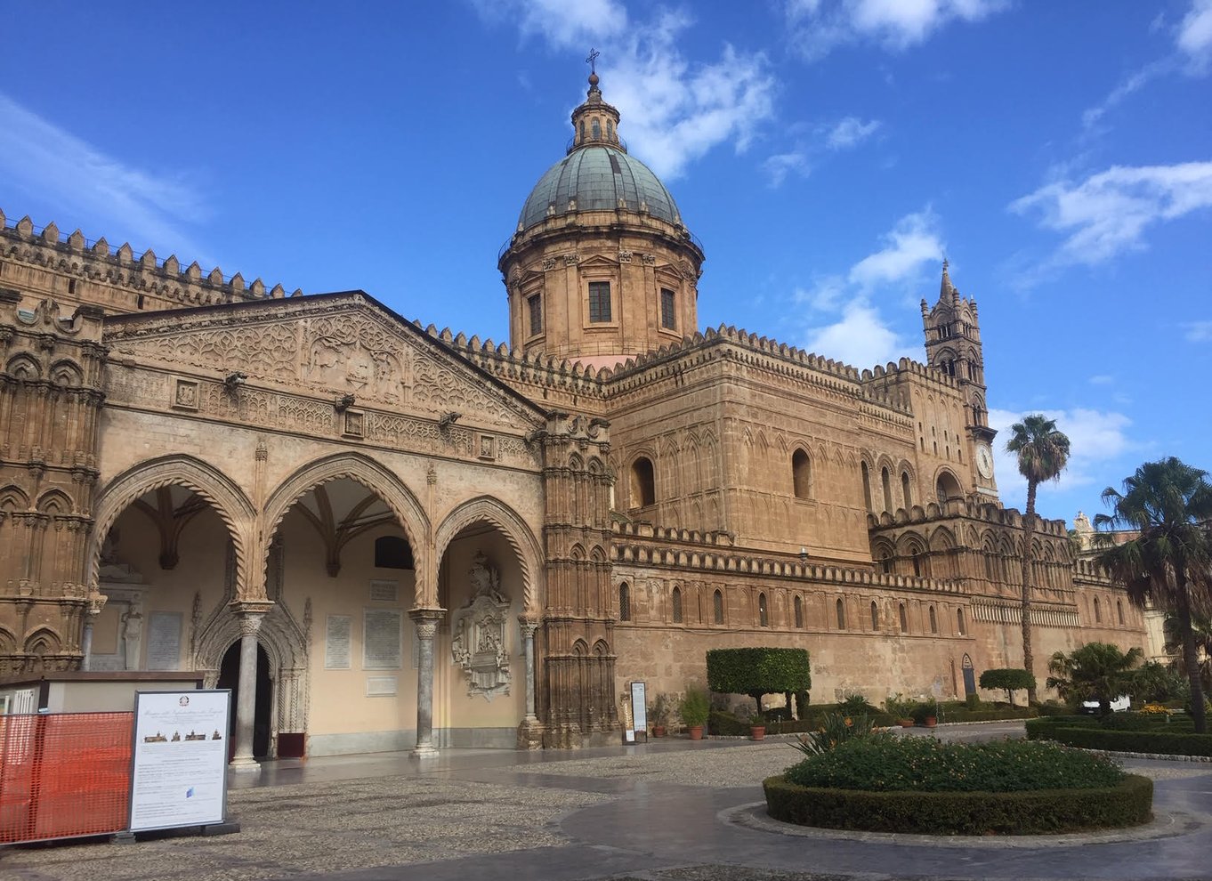 Palermo: Byrundvisning med markeder og monumenter i centrum