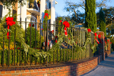 Charleston: decorações de férias e passeio a pé pela história