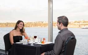 Quebec City: Dinner Cruise with Dance and VIP Option