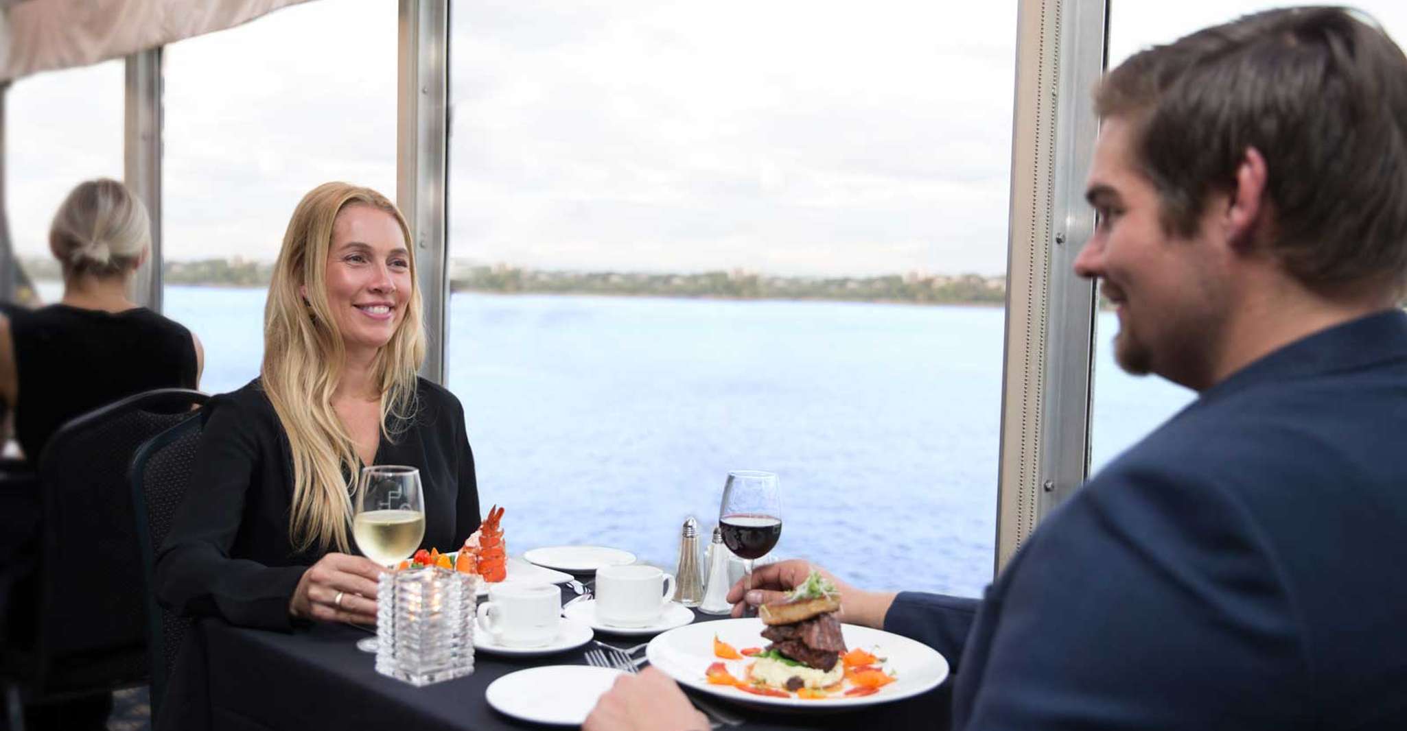 Montréal, Crucero Gourmet Cena 5-Curso - Hizvo