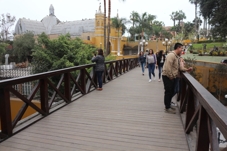 Lima : musée Barranco Osma, artisanat de Pallas, pont des Soupirs