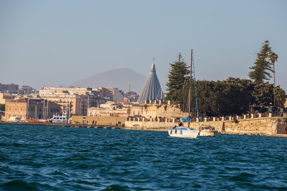 Siracusa, Ortygia Island Boat Tour with Grotto Visit - Hizvo