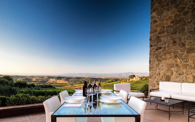 Visit Montepulciano Vino Nobile Wine Tasting Tour with Lunch in Noto