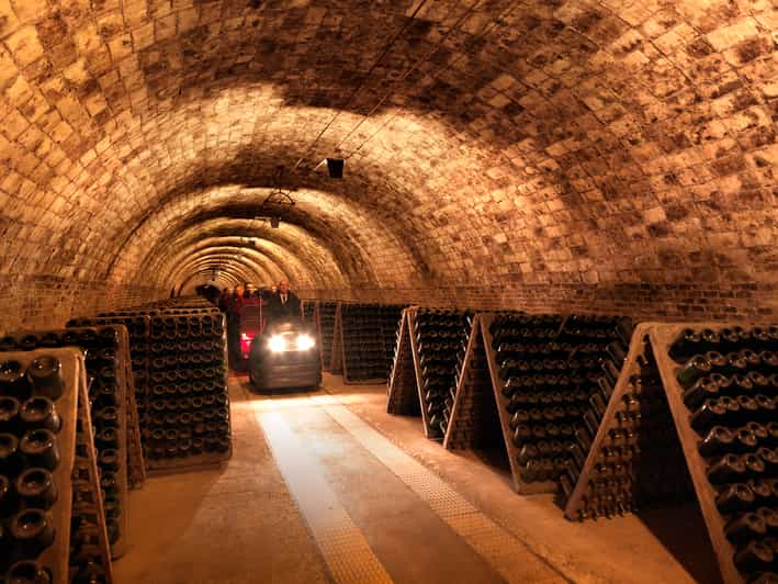 codorniu cava tour barcelona