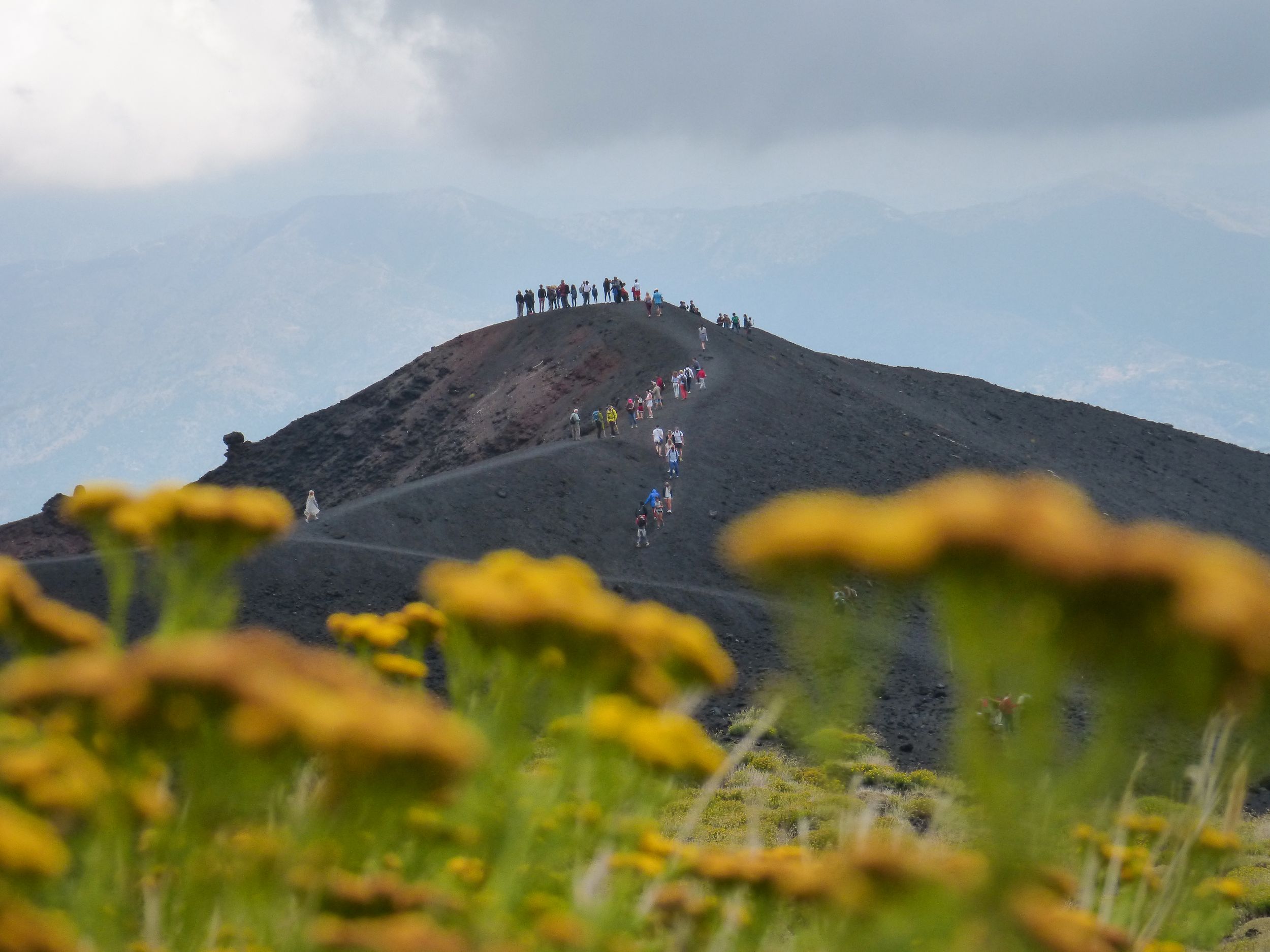 Sizilien: Geführte Wanderung zu den Kratern am Nordhang des Ätna