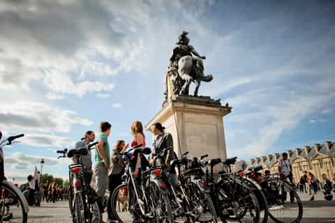 Paris Bike Tour: 3 Hours Along the River Seine