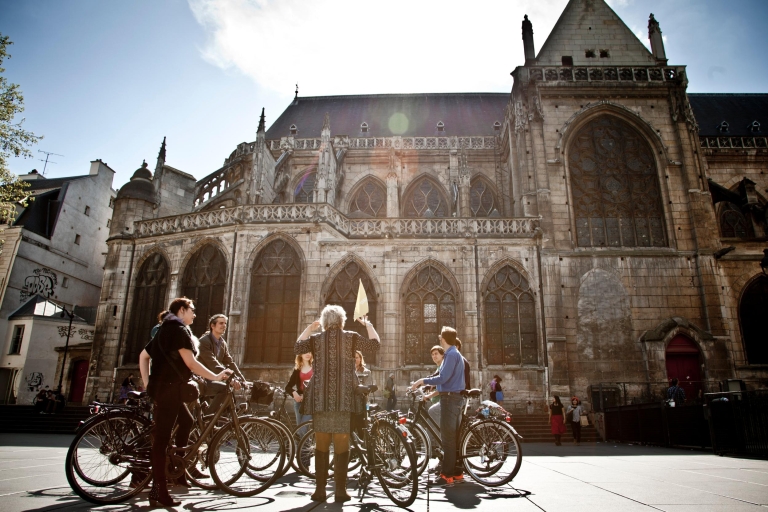 Descubre el corazón de París en bicicletaTour en inglés