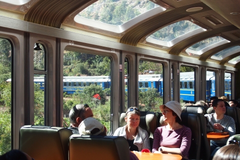 Desde Cusco: Viaje en tren y visita guiada a Machu PicchuPaseo en tren panorámico por el Vistadome