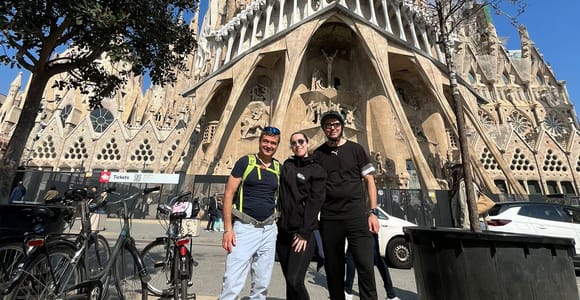 Barcelona: Gaudí Bike Tour of Old Town & Modernist Landmarks