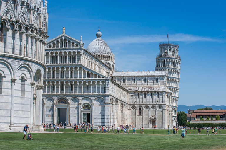 Vanuit Florence: PRIVÉ-dagtour met gids door Pisa en LuccaRondleiding door Pisa