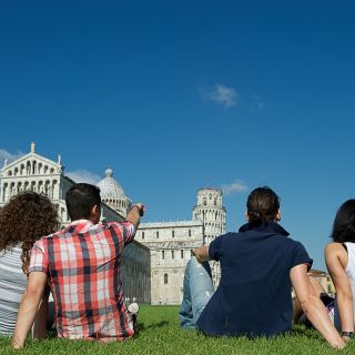 From Florence: PRIVATE Full-Day Pisa and Lucca Guided Tour