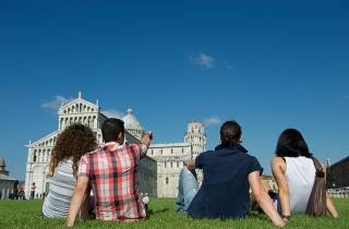 Von Florenz aus: PRIVATE Ganztagestour Pisa und Lucca mit Führung
