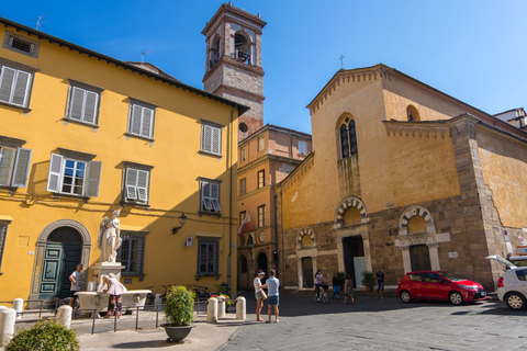 Vanuit Florence: PRIVÉ-dagtour met gids door Pisa en LuccaRondleiding door Pisa